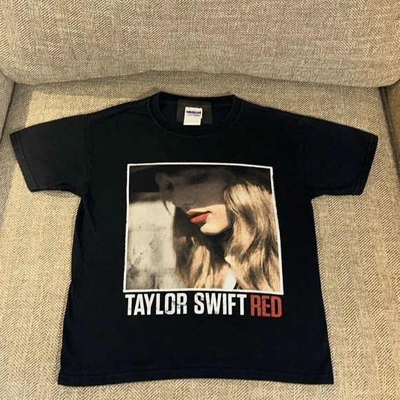 2013 Taylor Swift Red International Concert/Tour T-Shirt YTH SM Red Tour Unisex - Picture 5 of 16